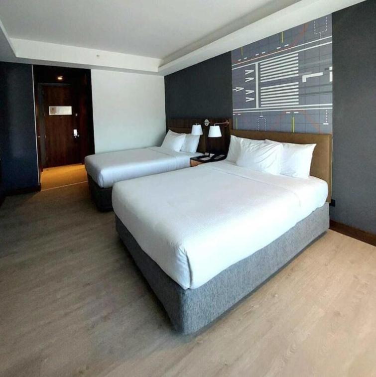 Manquehue Aeropuerto Hotel 4*