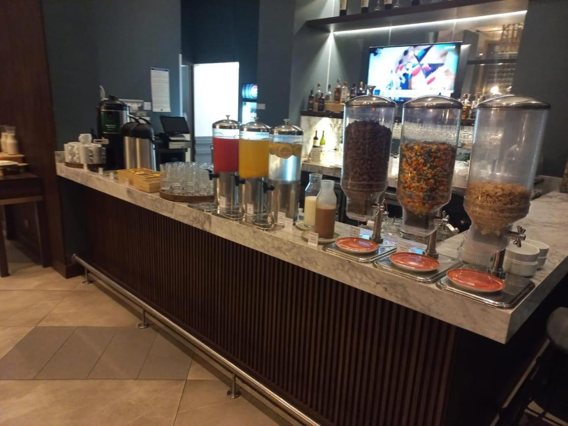 Manquehue Aeropuerto 4*