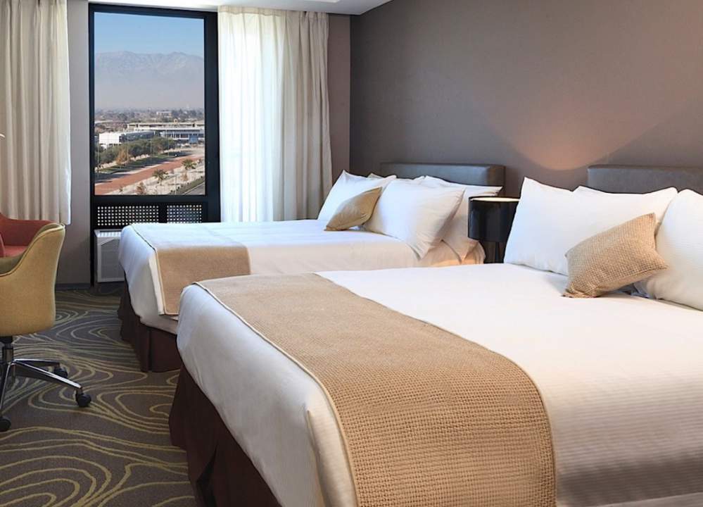 Manquehue Aeropuerto Hotel 4*